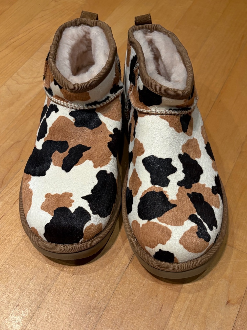 UGG Classic Ultra Low Mini Boot - Cowhide Print - Suede